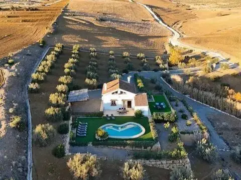 Casa rústica en calle Coin 29100 Malaga Espana No Number