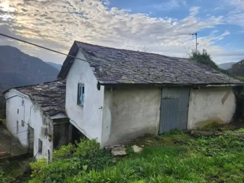 Casa en calle Loredo 5