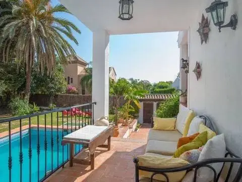 Chalet en El Paraíso-Atalaya-Benamara