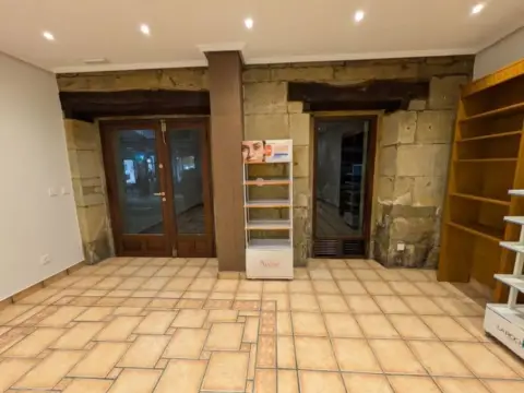 Local comercial en Erdialdea