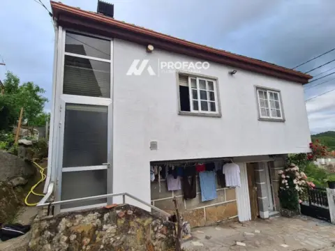 Casa en Cima de Vila (Maside)