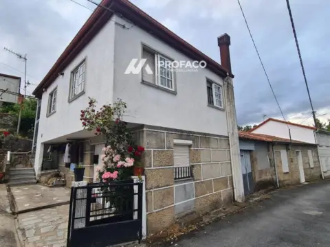 Casa en Cima de Vila (Maside)