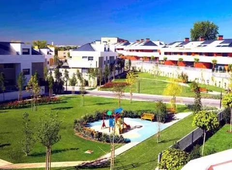 Casa pareada en calle de San Enrique de Osso, 471