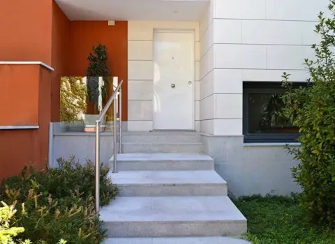 Casa pareada en calle de San Enrique de Osso, 471