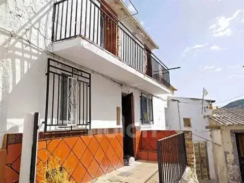 Casa adosada en Colomera
