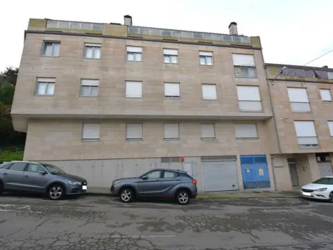 Piso en Plaza de Bergondo