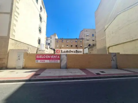 Terreno en calle de Santa Lucía