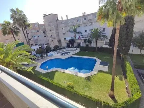 Piso en El Cónsul-El Romeral-La Colonia Santa Inés