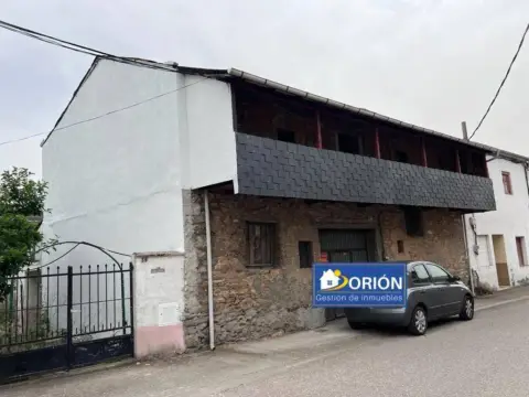 Casa rústica en Congosto