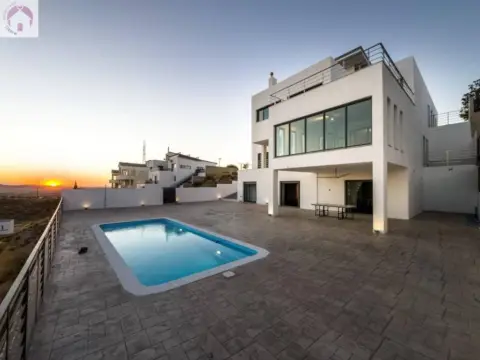 Casa en calle Cenes de la Vega