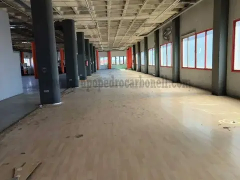 Nave industrial en Centro