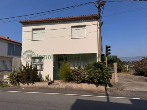 Casa en Fernández Ladreda-Ciudad de Piedra