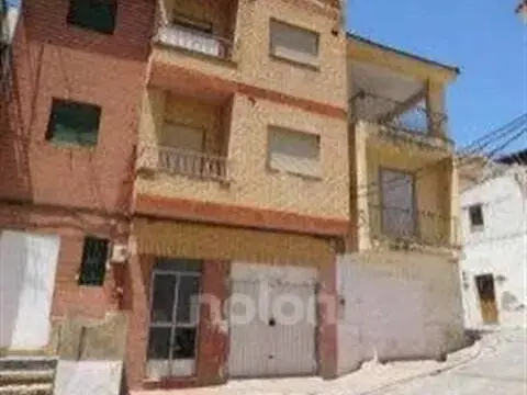 Casa adosada en Iznalloz