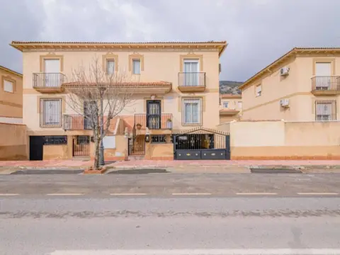 Casa – Pinos Puente, Casanueva