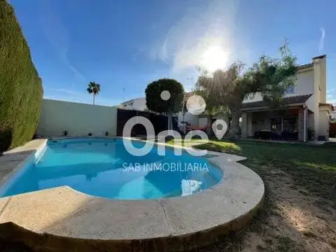 Chalet en San Antonio de Benagéver