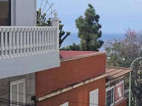 Casa adosada en calle Olivera