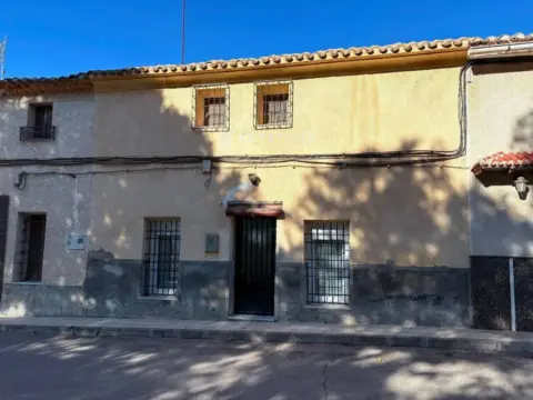 Casa en Algueña