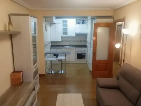 Piso en calle de Fuertes Acevedo