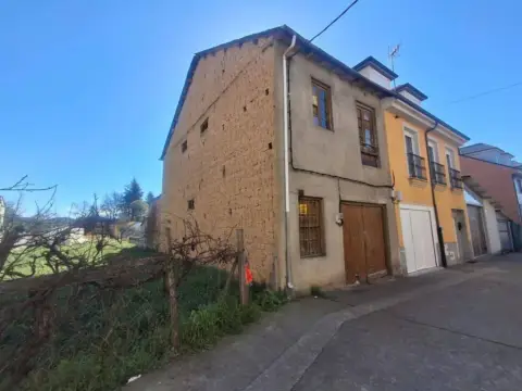 Casa rústica en calle Circumvalacion 30