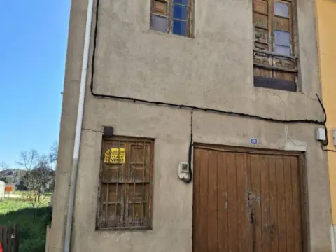 Casa rústica en calle Circumvalacion 30