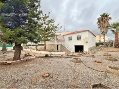 Chalet en Avenida Montemar