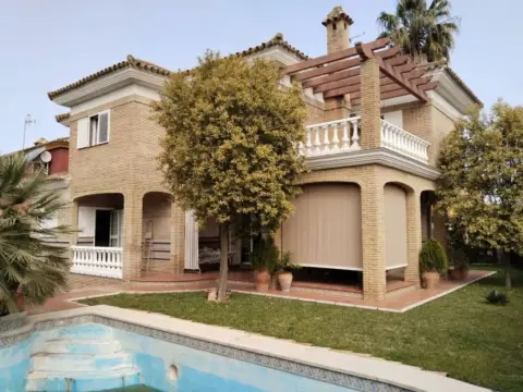 Chalet en Valencina de la Concepción