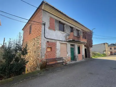 Casa rústica en calle Rollo-Sm