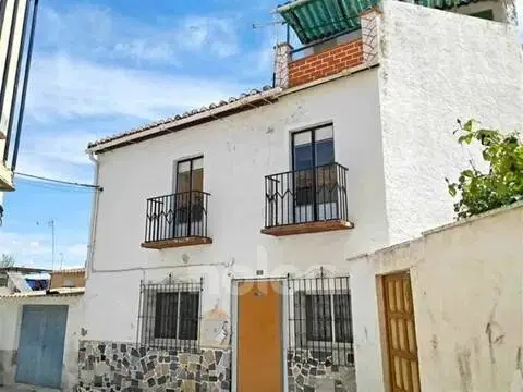 Casa adosada en Baza