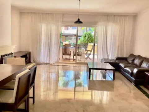 Casa adosada en calle Alhaurin, 238