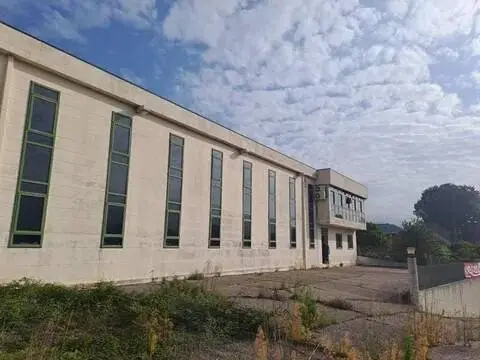 Nave industrial en calle de los Eidos