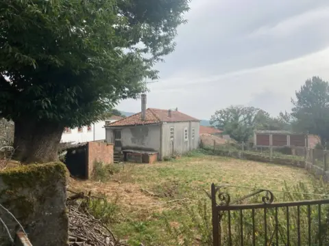 Casa rústica en Portela (Rodeiro)