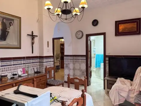 Casa adosada en La Trinidad-Mármoles-Perchel Norte