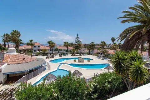 Casa adosada en calle Fairway Village, 5