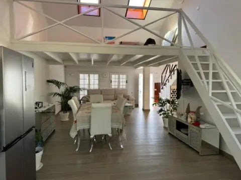 Casa adosada en calle Fairway Village, 5