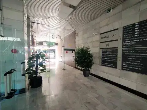 Oficina en calle de Luis Montoto
