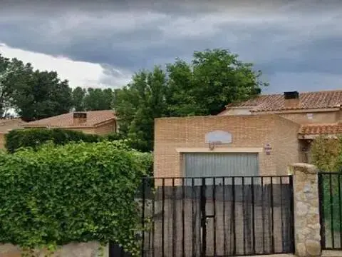 Casa adosada en Pelayos de La Presa