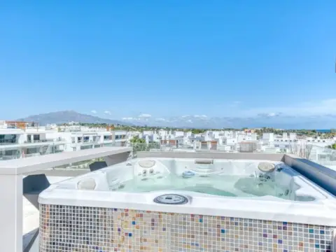 Ático en calle Pico Alcazaba