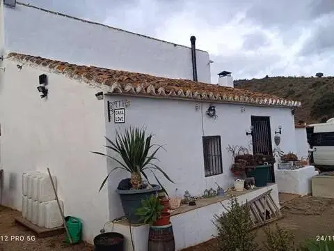 Casa rústica en calle Pizarra, 5