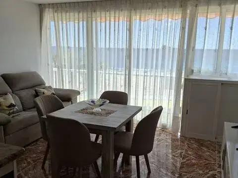 Piso en Avenida de la Armada Española