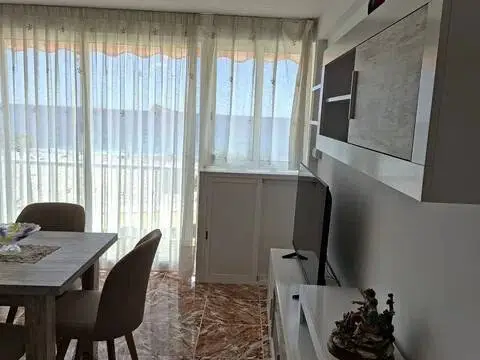 Piso en Avenida de la Armada Española