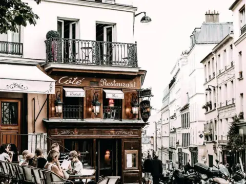 Local comercial en calle de Víctor Sáenz