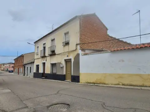 Casa pareada en Malpica de Tajo