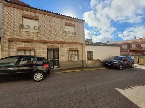 Casa adosada en El Carpio de Tajo