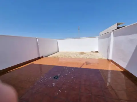 Casa adosada en calle Fuencubierta, La Carlota S-N