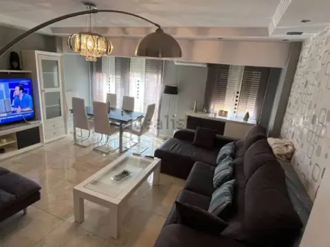 Piso en La Trinidad-Mármoles-Perchel Norte