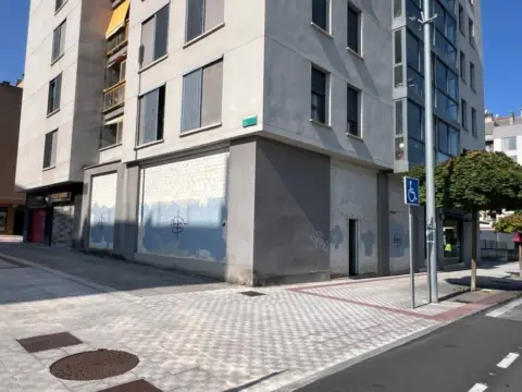 Local comercial en calle de las Bardenas Reales