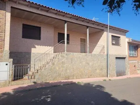Casa en Erustes
