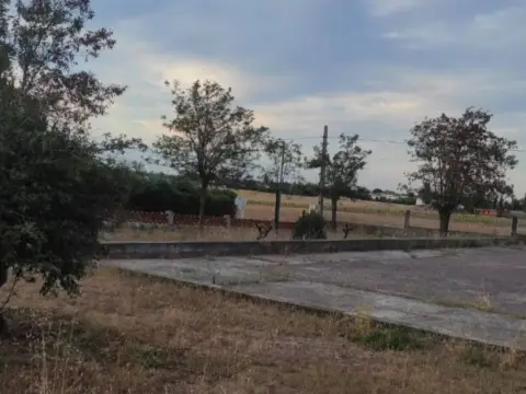 Terreno en Castellanos de Villiquera