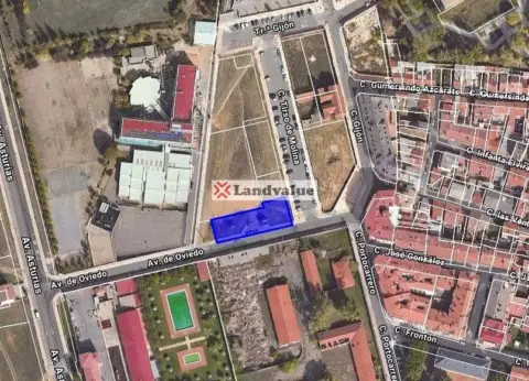 Terreno en Avenida de Oviedo