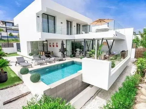 Chalet en El Paraíso-Atalaya-Benamara